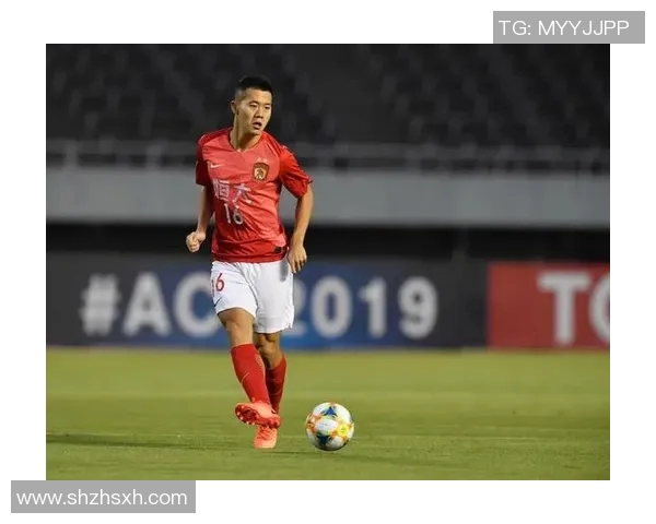 中国23号足球明星盘点他们在赛场上的辉煌表现与成就